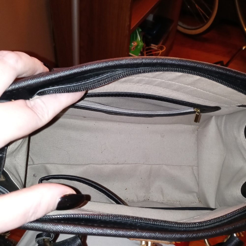 Purse - Picture 4 of 4